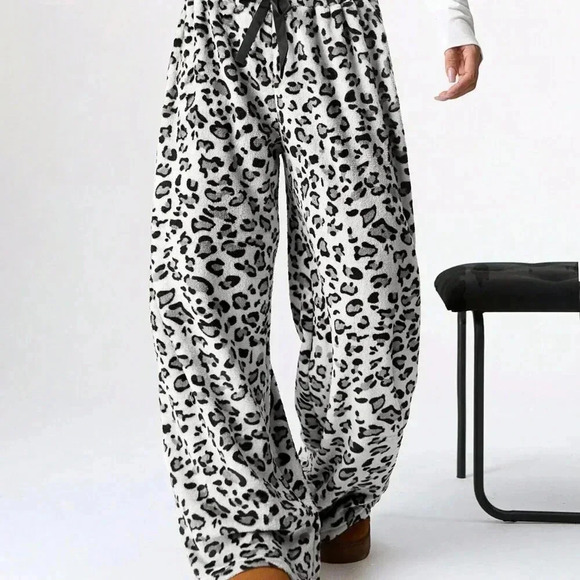 Grey Casual Women's Fleece Leopard Print Lace-Up Loose Pants - Picture 6 of 6